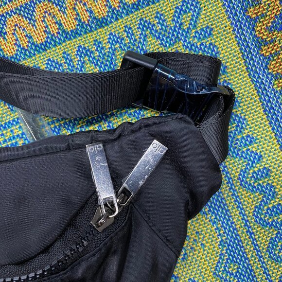 ALO Yoga Explorer Convertible Pack | 3L Nylon Waist Bag - Picture 3 of 4